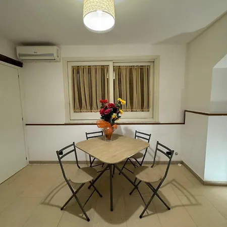 Agghiorna E Scura Guest house *
